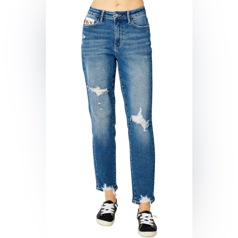 Judy Blue High Waist Queen Heart Boyfriend Relaxed Distressed Jeans Pants, 32